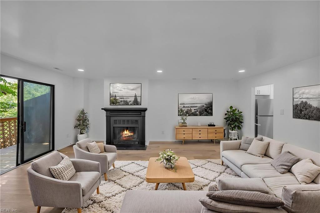 3836 Chimney Creek DR