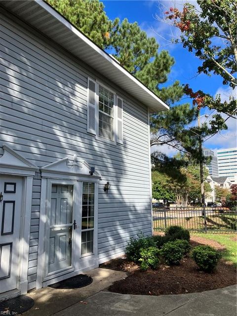 4558 Genoa CIR Virginia Beach VA 23462