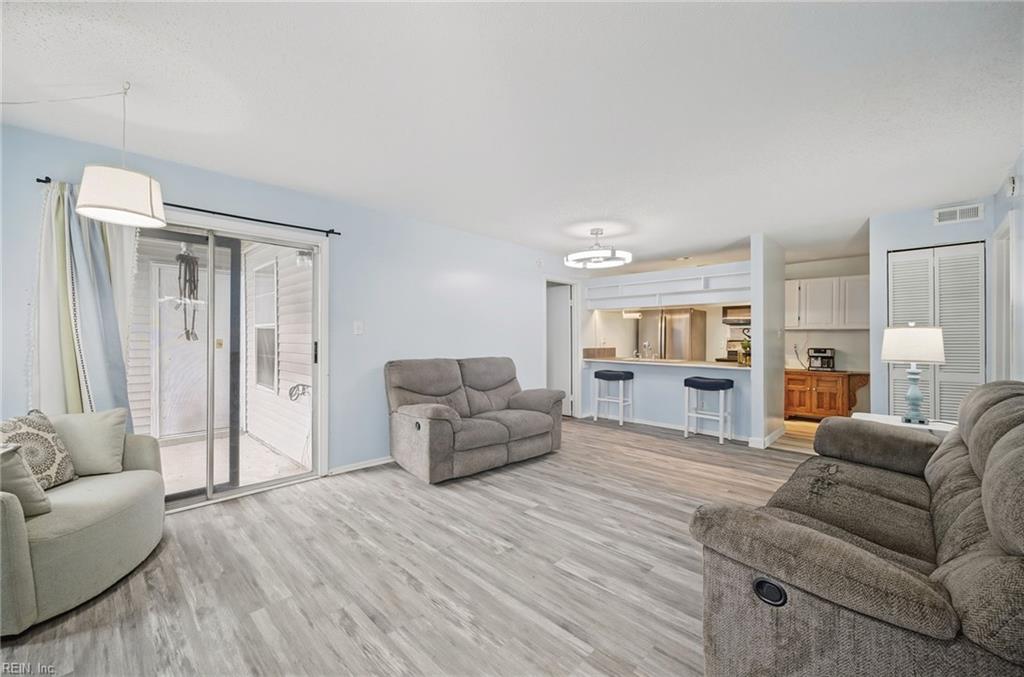 5639 Summit ARCH