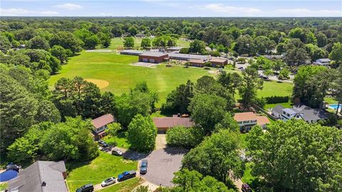 812 Prince Charles CT Virginia Beach VA 23452