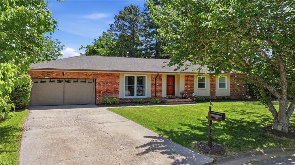 812 Prince Charles CT