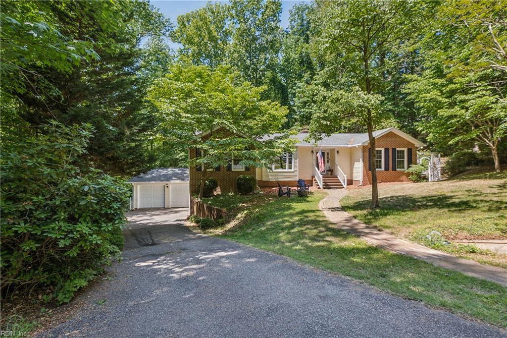 108 Cambridge LN
