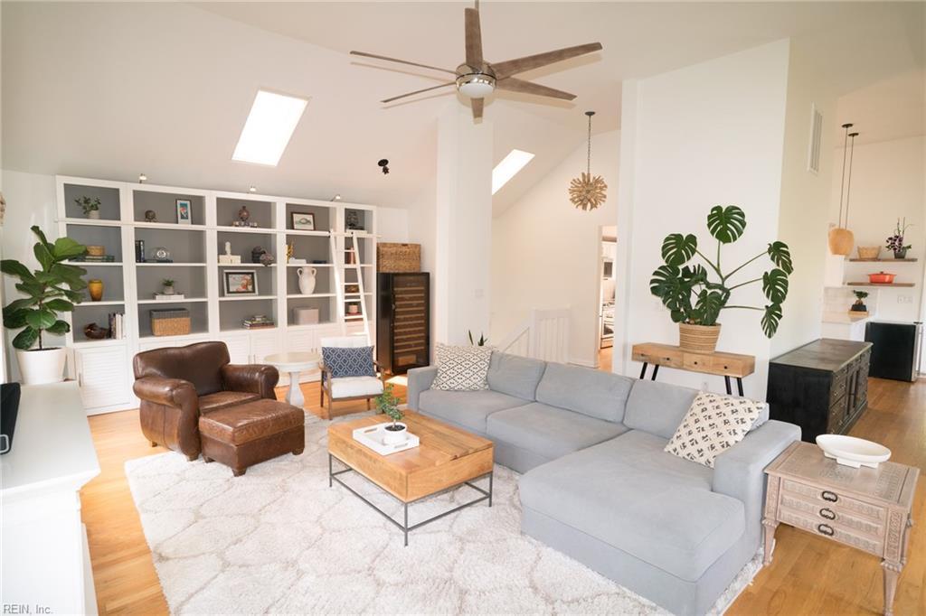 2709 Poinciana DR