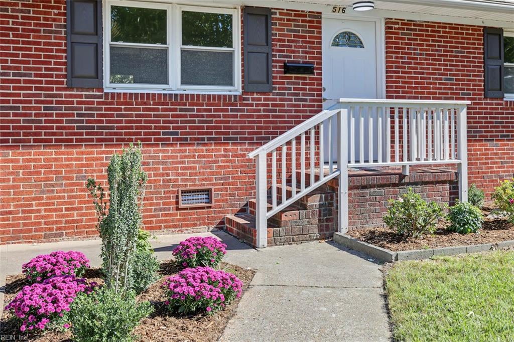 516 Brentwood DR