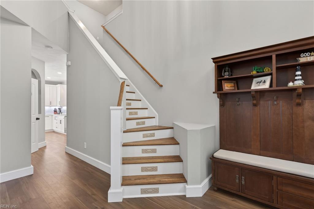 2613 Penshurst WAY