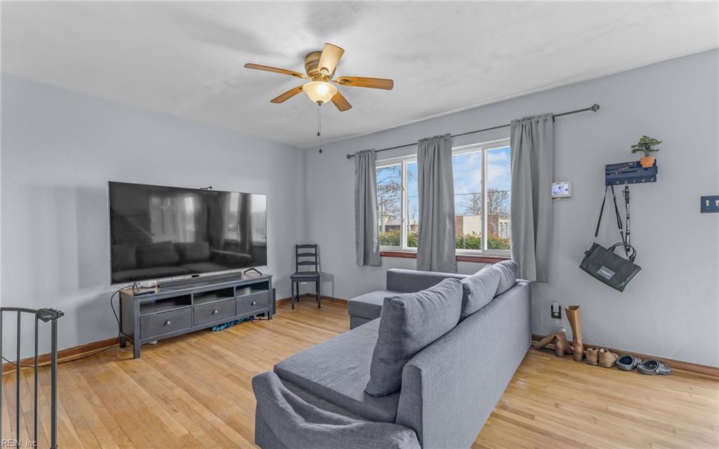 1049 Ferry Plantation RD