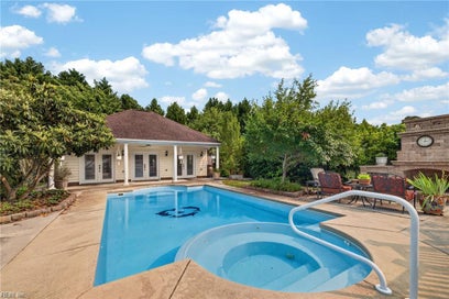 1864 Mayberry DR Virginia Beach VA 23456
