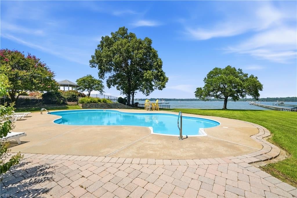 1632 Bay Point DR