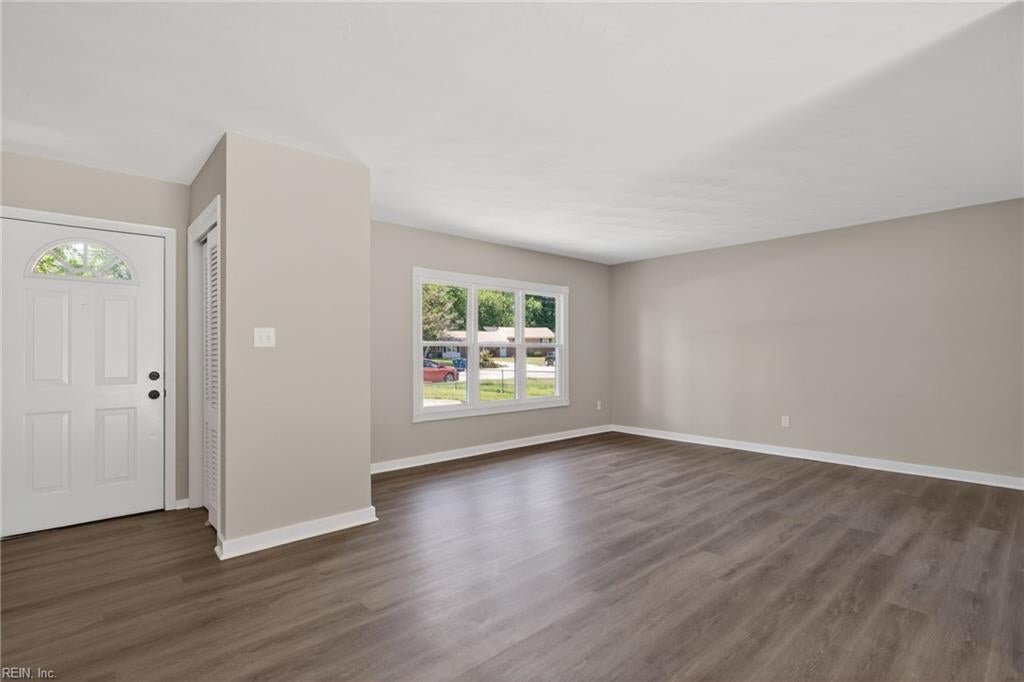514 Brentwood DR