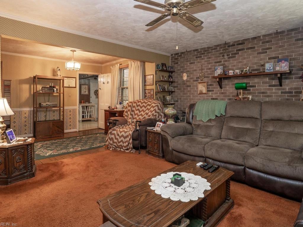 800 Little Neck RD