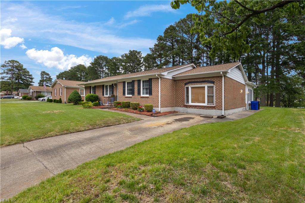 1116 Lakeview DR