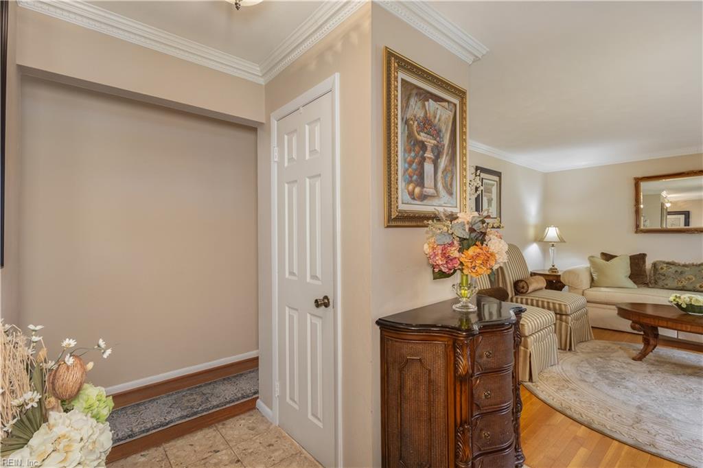 1116 Lakeview DR