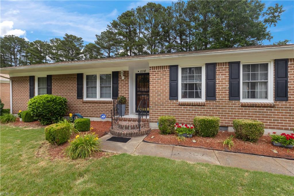 1116 Lakeview DR