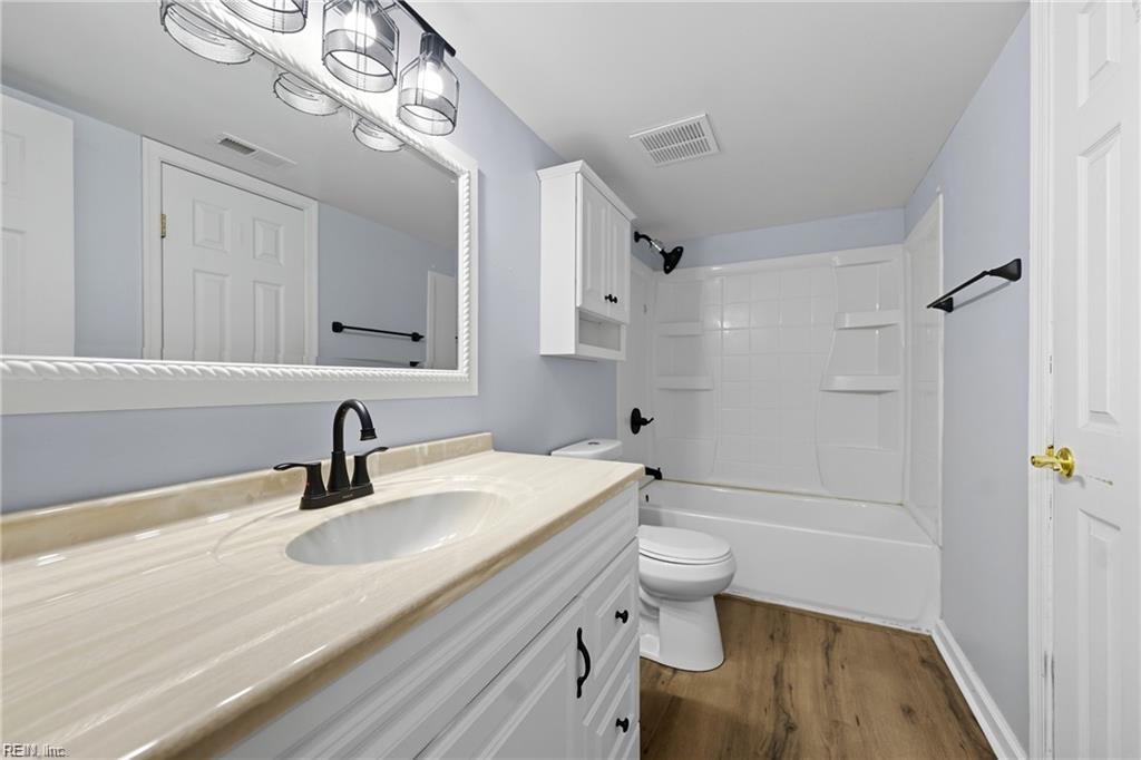 4165 Laurel Green CIR