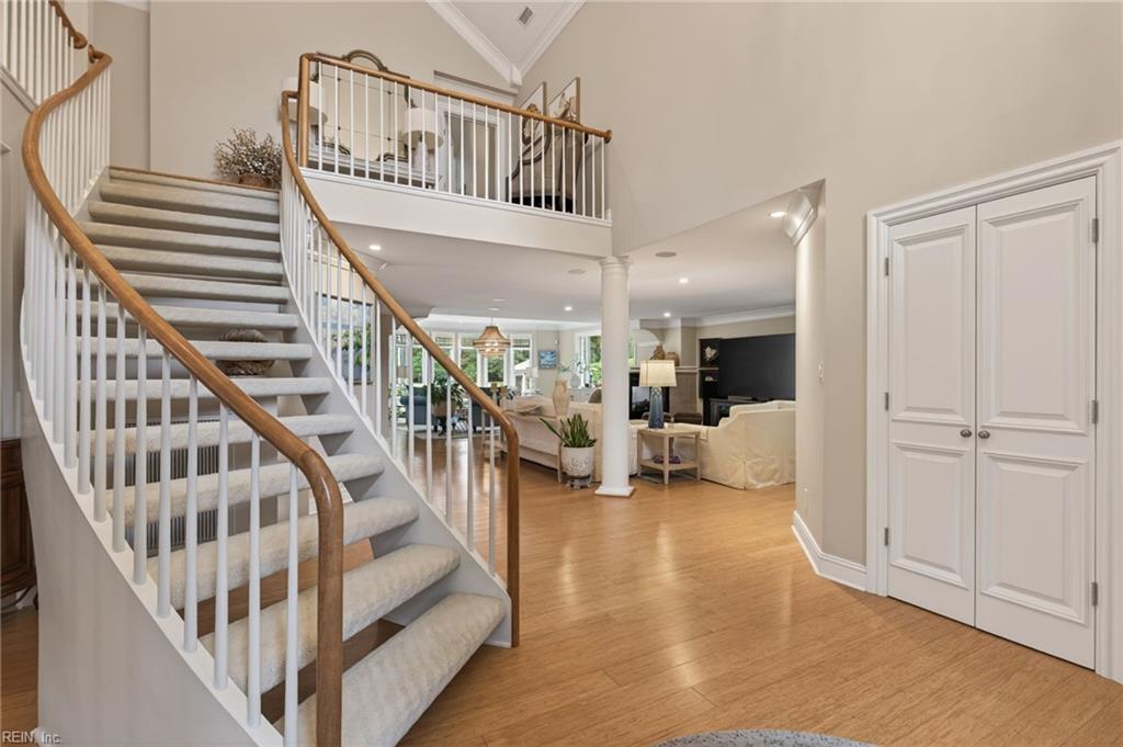 100 Holly CRES