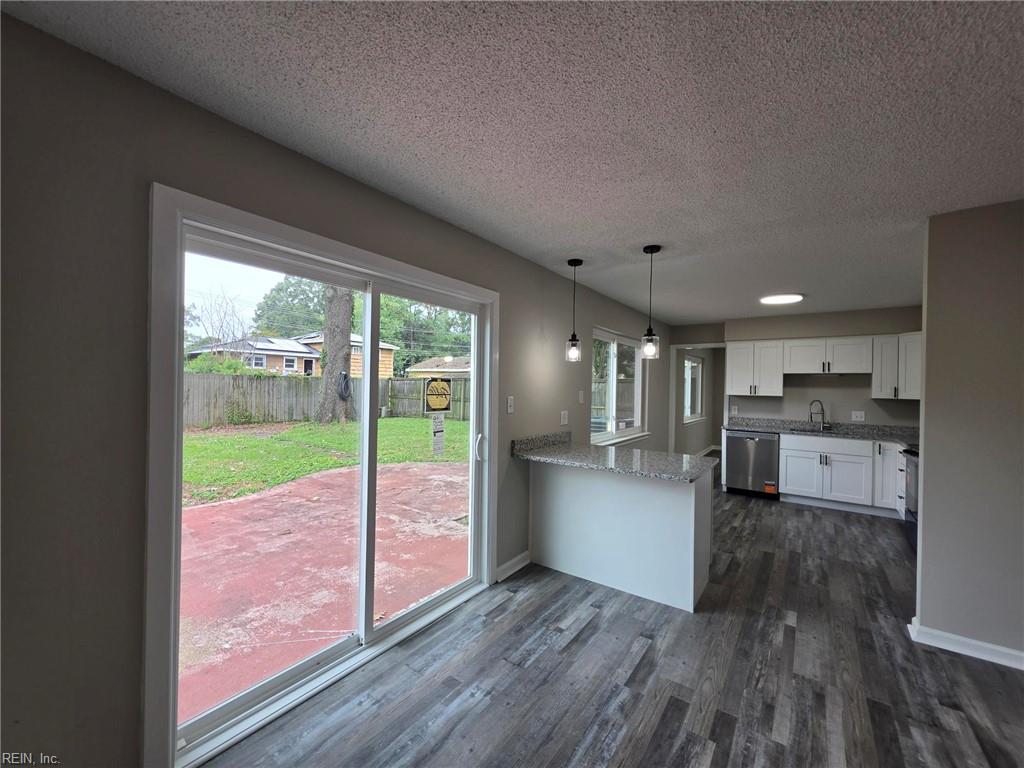3781 Strathmoor CIR