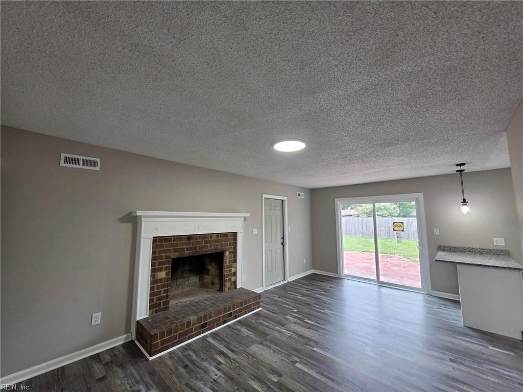 3781 Strathmoor CIR