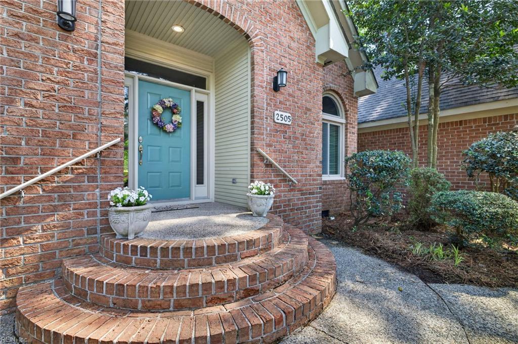 2505 Shepherds LN