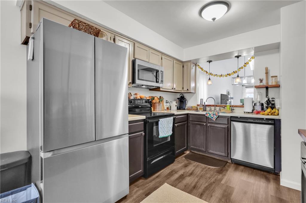 1332 Darien CT