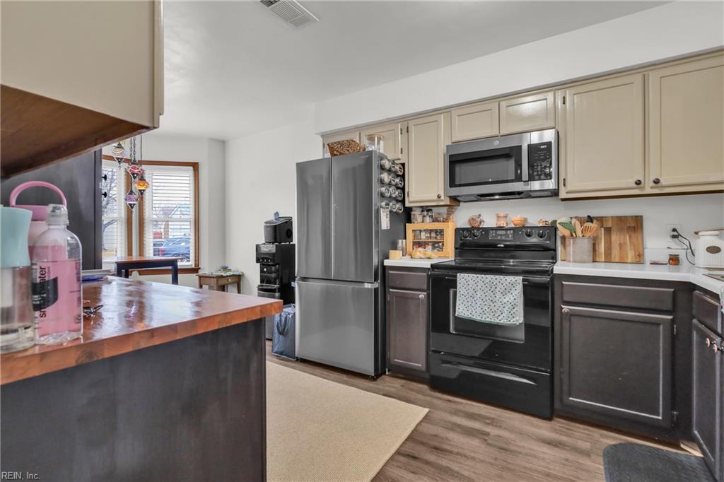 1332 Darien CT