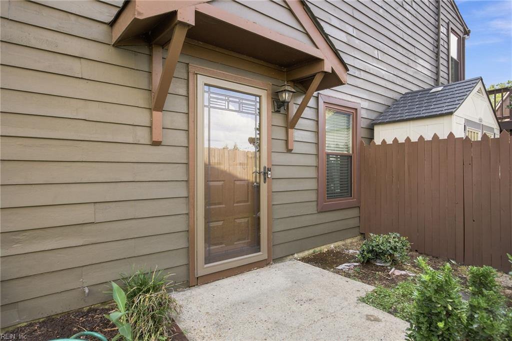 4634 Fern Oak CT