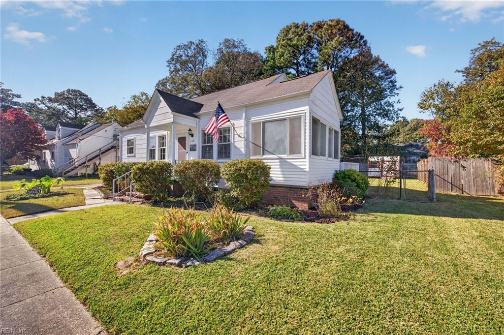 3821 Abingdon CIR