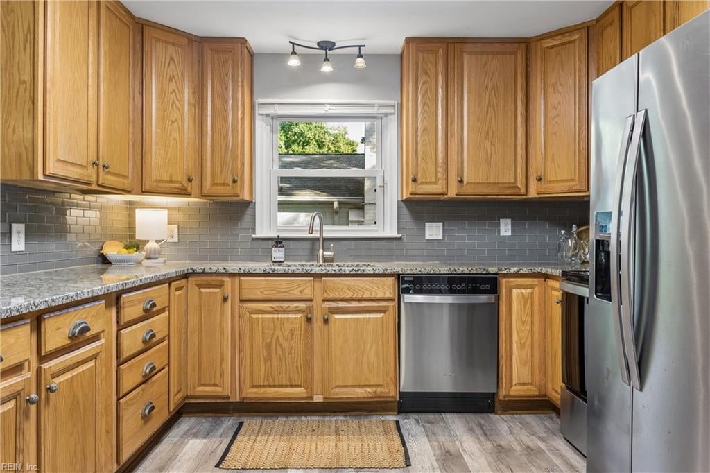 688 Village Green PW