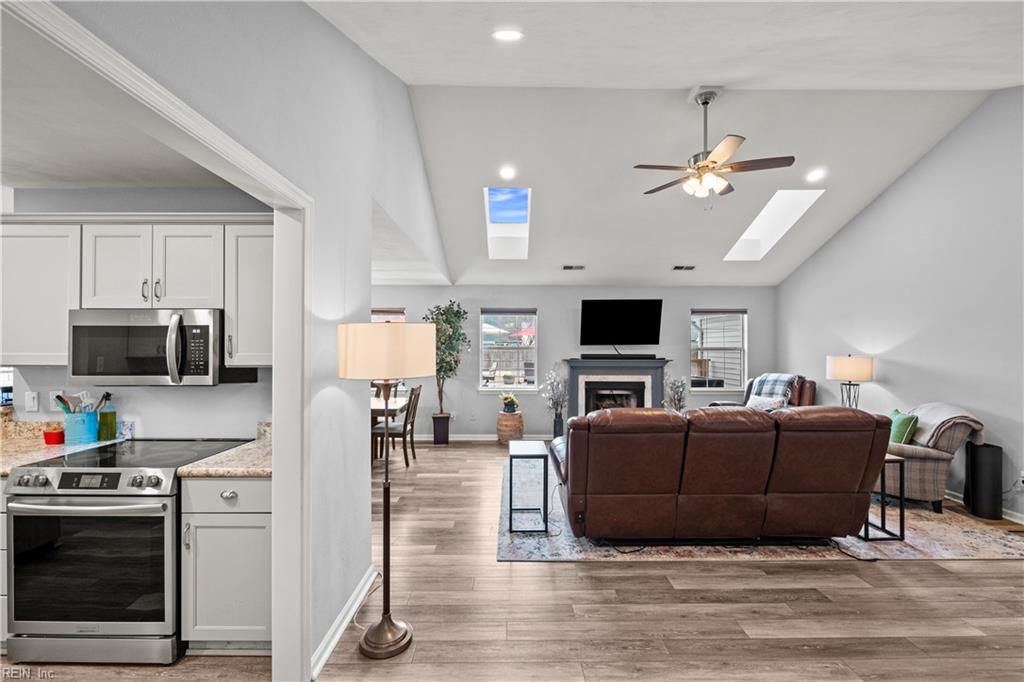 2712 Renaissance WAY