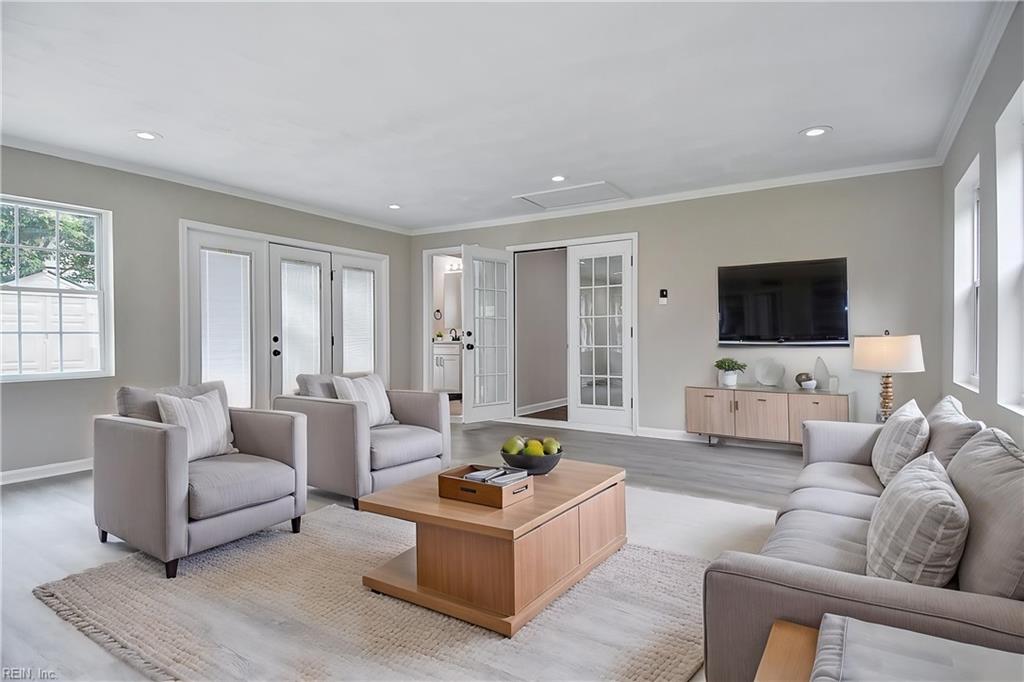 700 Hemlock CRES