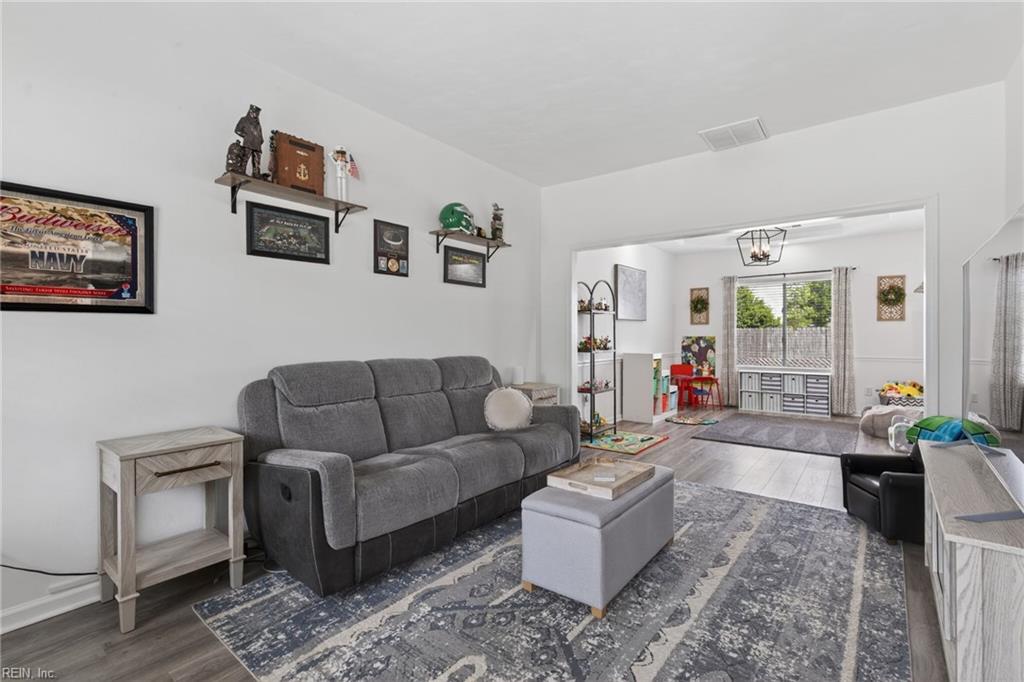 1373 Raynor DR