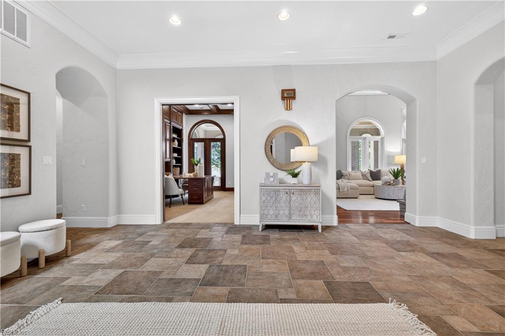 3840 Little Neck PT