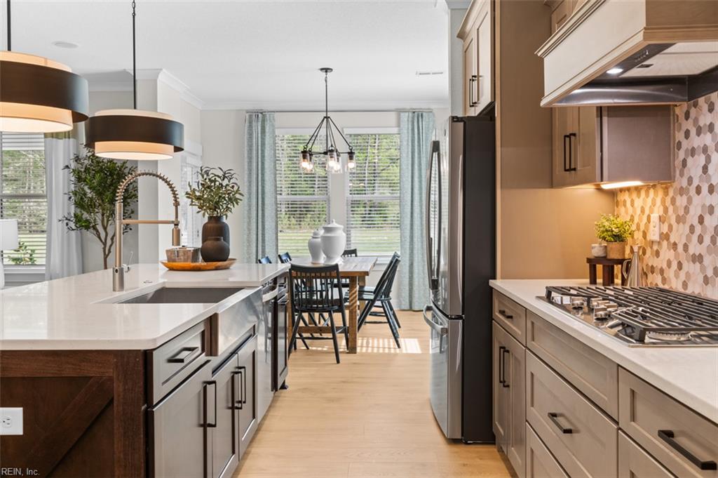 2888 Weston LOOP