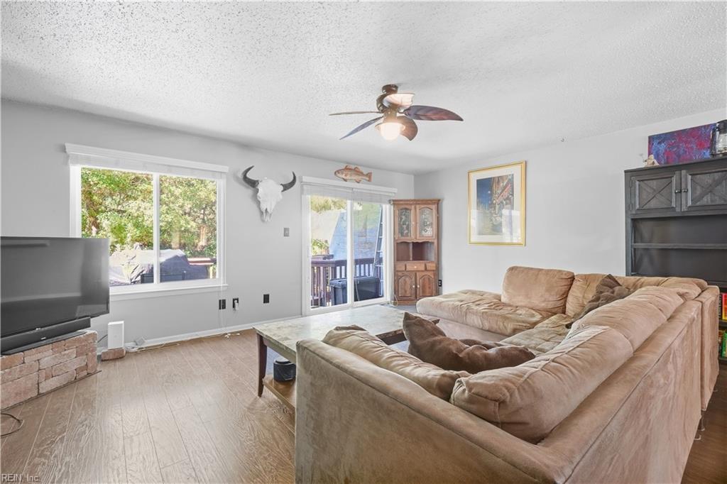 2213 Hermit Thrush LN