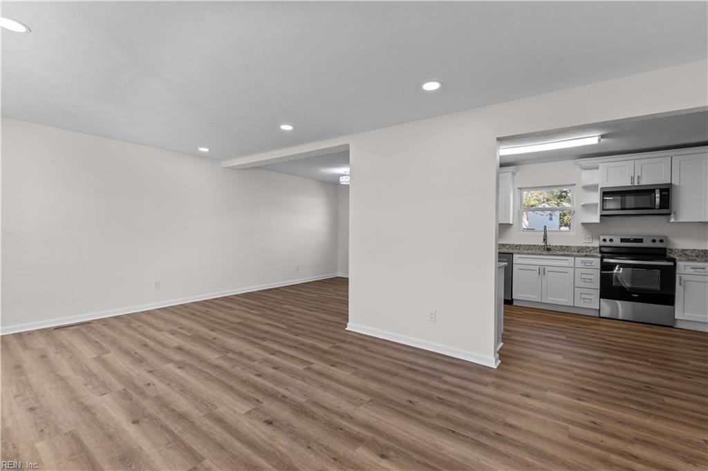 804 Stratford Hall DR