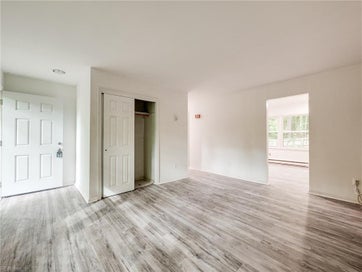 604 E Woodland DR Yorktown VA 23692