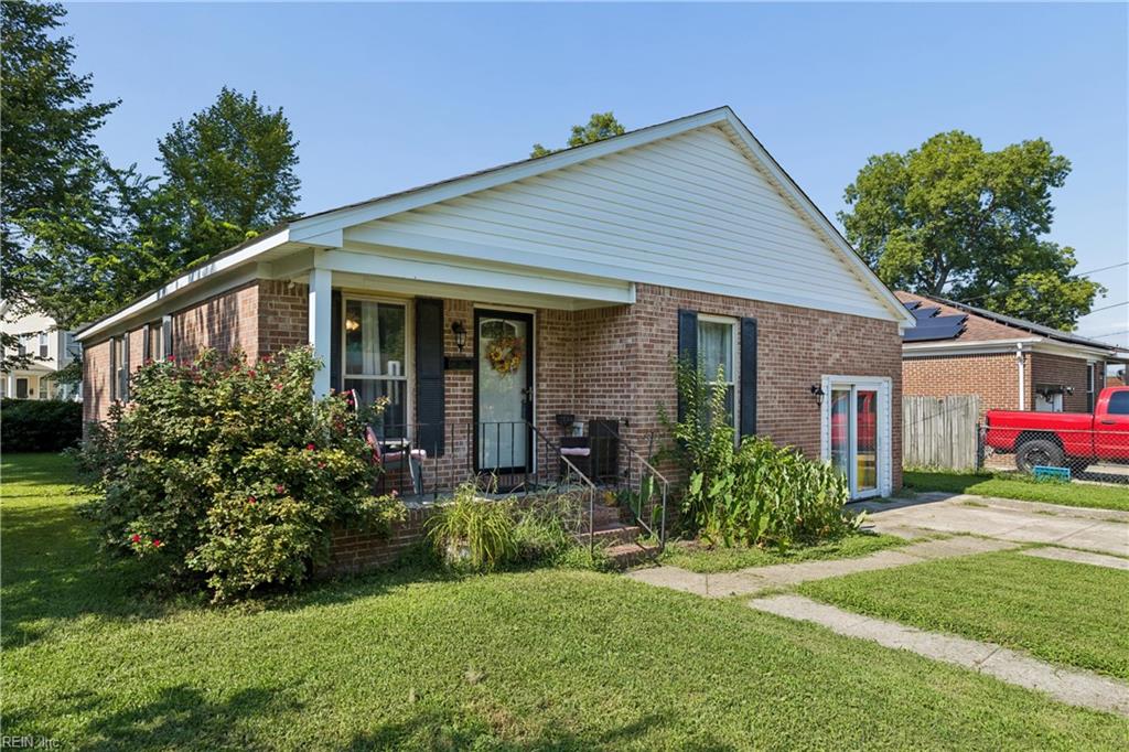 909 Fauquier ST