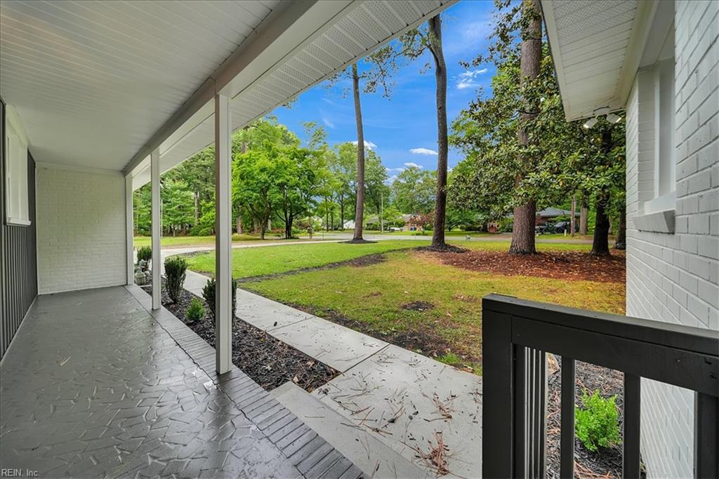1301 Lakeside RD