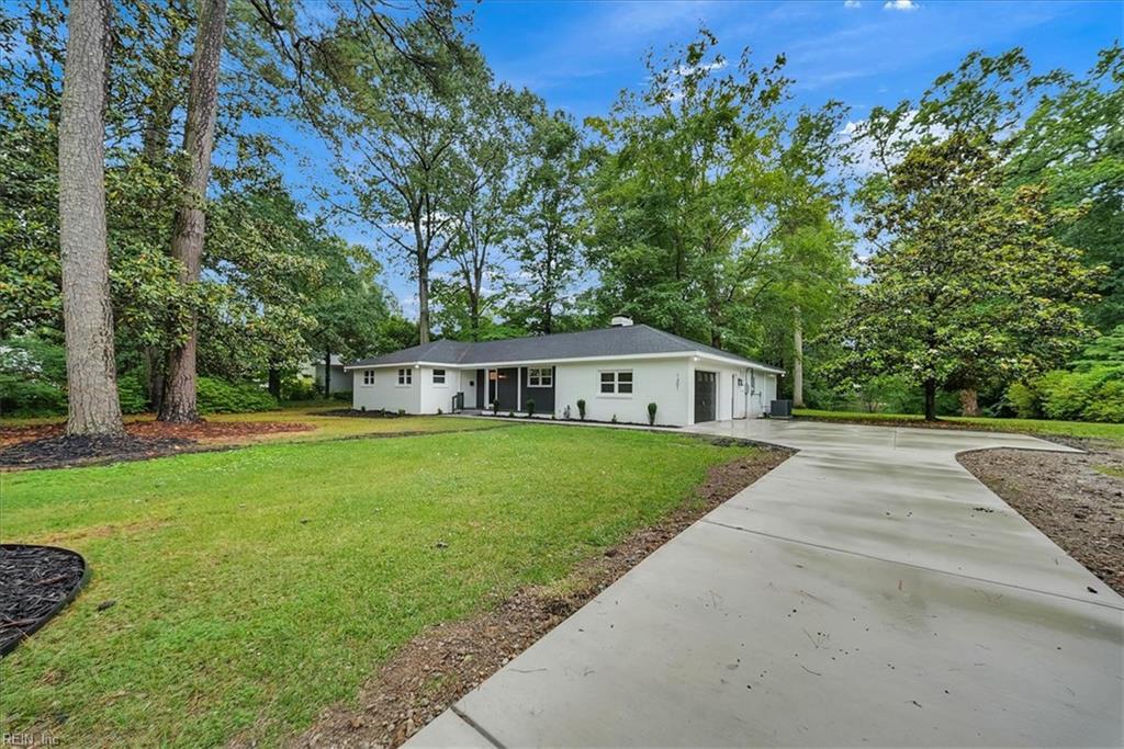 1301 Lakeside RD