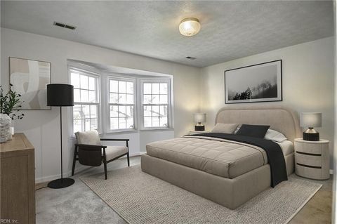 28 St Johns DR Hampton VA 23666