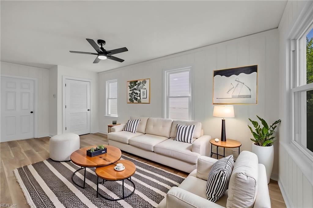 2801 Evergreen PL