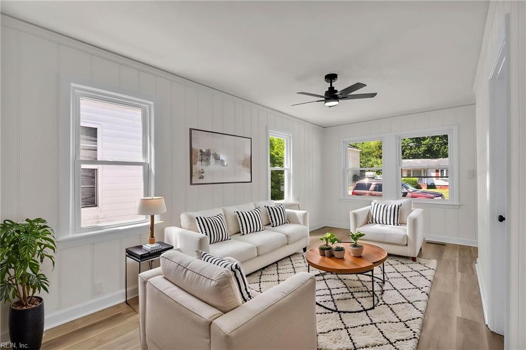 2801 Evergreen PL