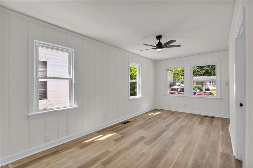 2801 Evergreen PL