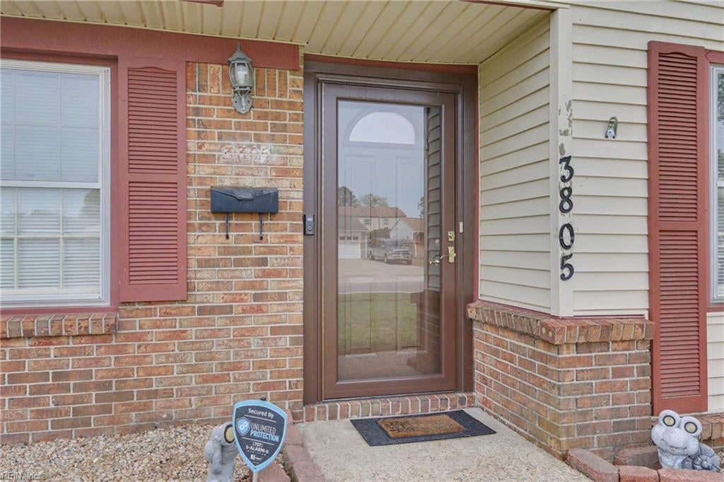 3805 Plaza TRL S
