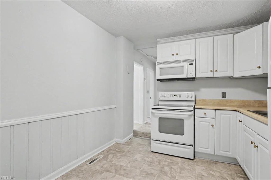 105 2nd ST