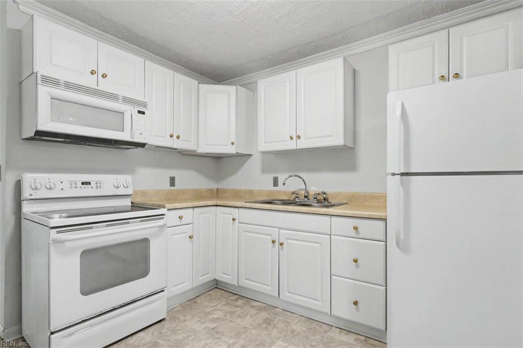 105 2nd ST