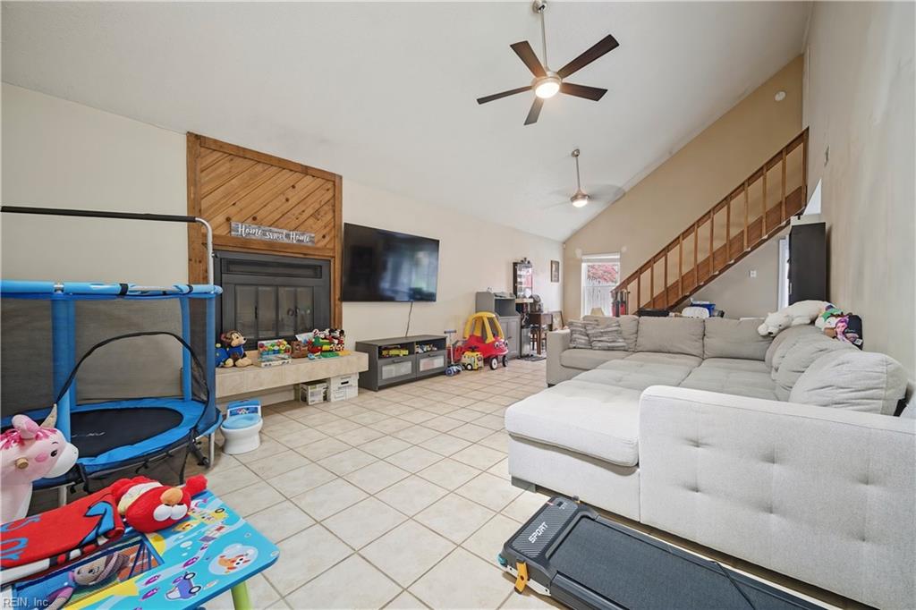 827 Chimney Hill PW