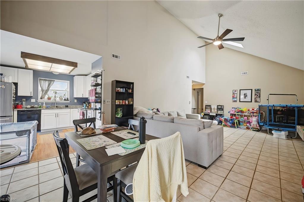 827 Chimney Hill PW