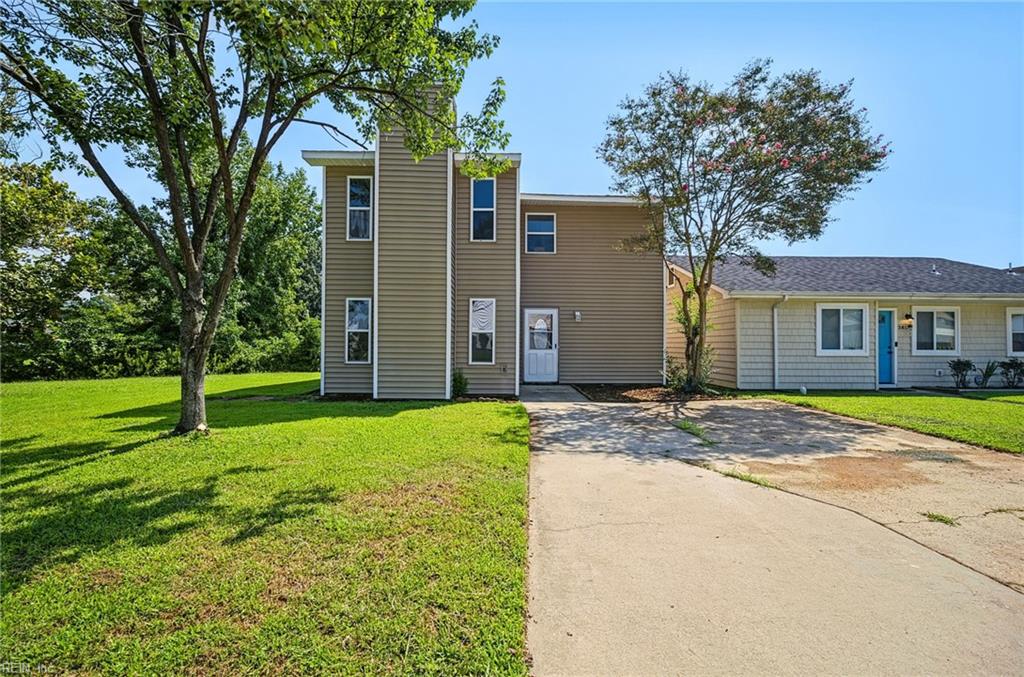 3819 Peachtree LN