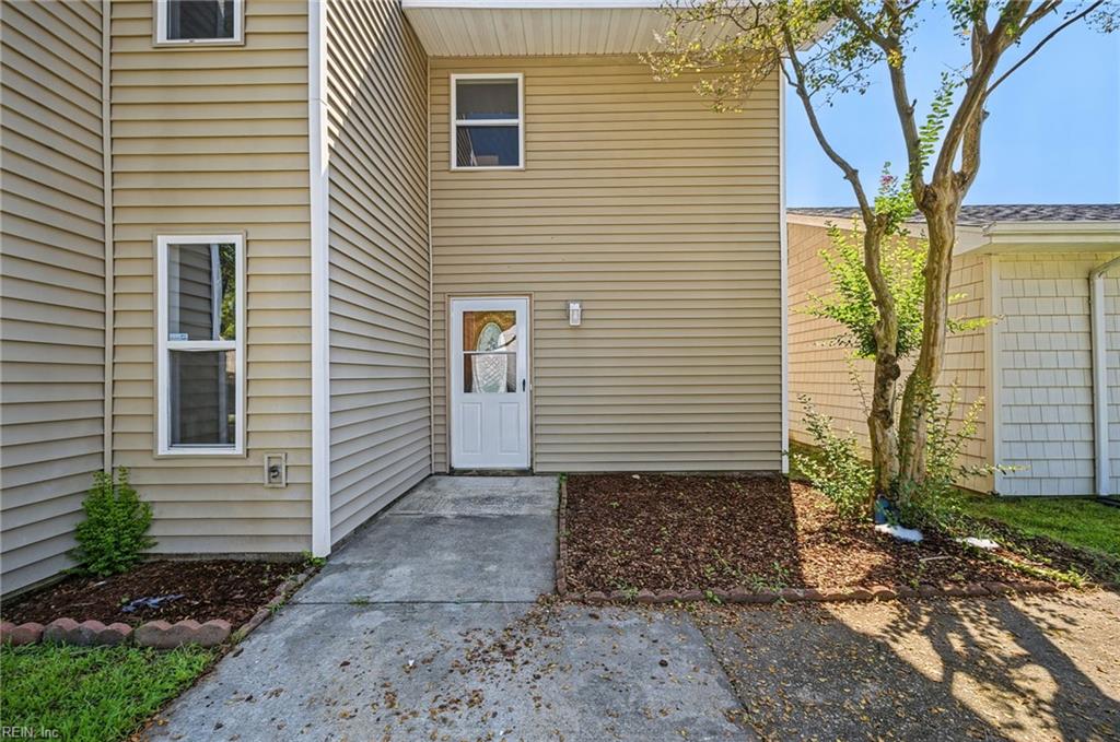 3819 Peachtree LN