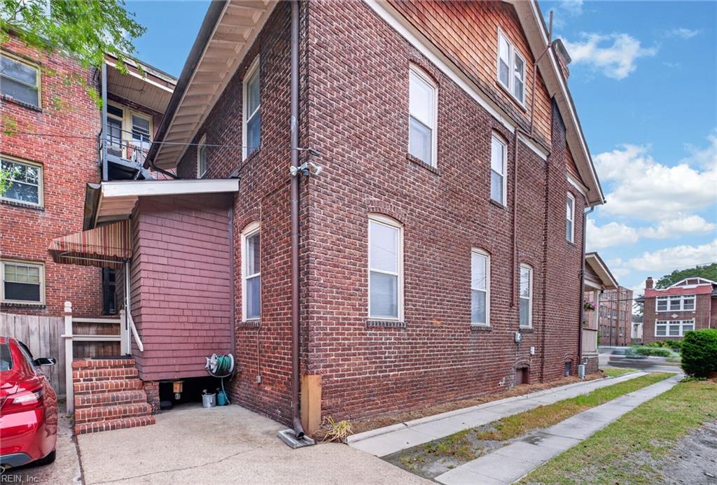 1709 Hampton BLVD